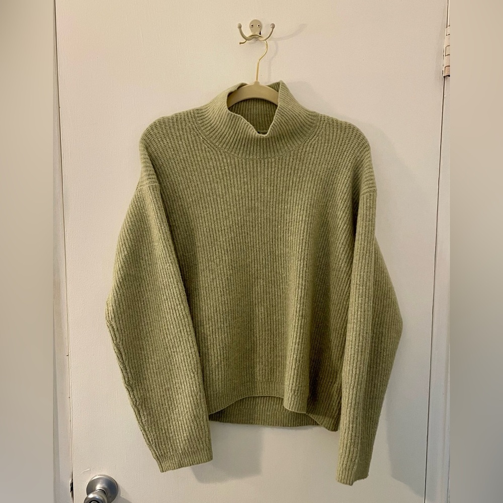 Uniqlo Light Sage Sweater | Perfect Condition